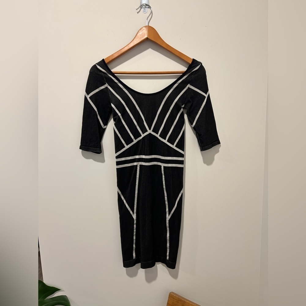 BEBE Dress ~ size small - Picture 5 of 7
